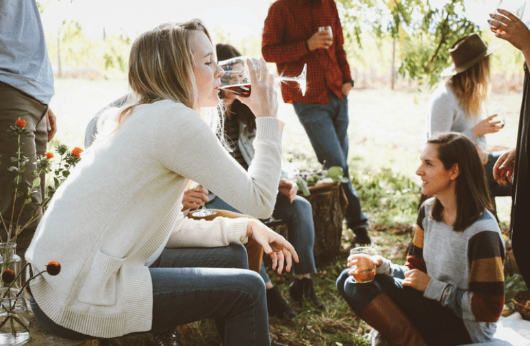 5 Signs Your Friend Is Hooked On The Booze