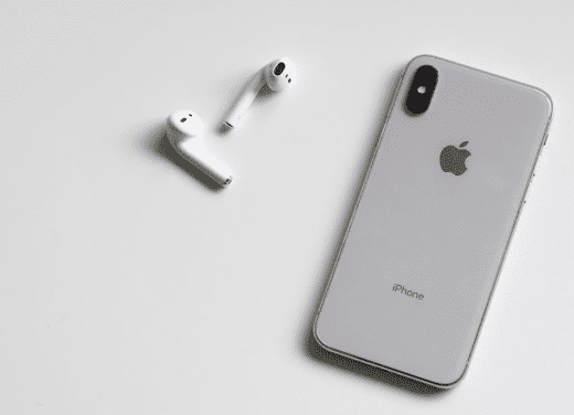 4 Must-Have Accessories For The New iPhone Xs