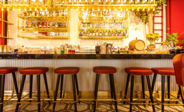 How Technology Is Improving The Bar Industry For Customers
