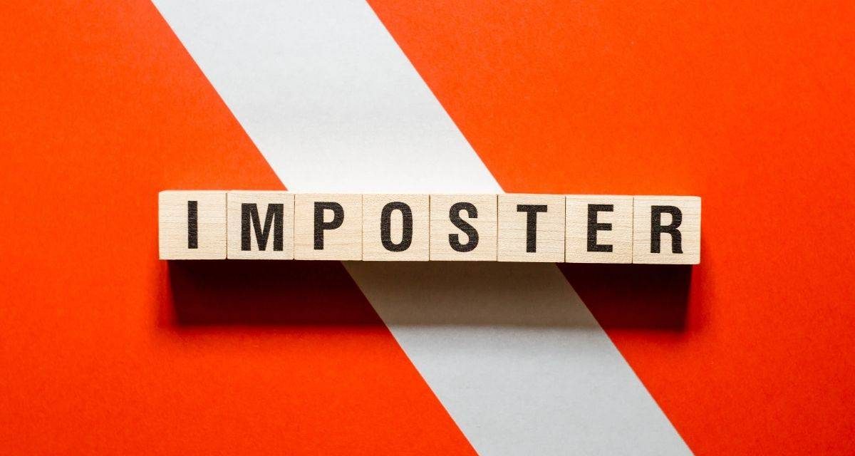 Common Symptoms of Imposter Syndrome & Easy Ways To Beat It