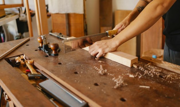 The Beginner’s Guide to Using Saws Safely at Home