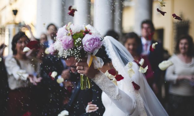 The Best Veils for Petite Brides: Styles That Won’t Overwhelm